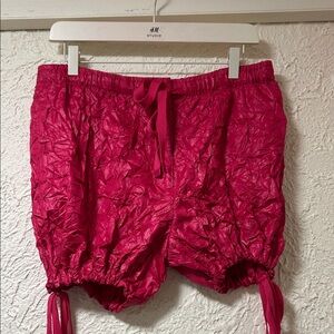 H&M Studio S/S 2017 LIMITED EDITION Bright Pink Fuchsia Textured Shorts SIZE 12